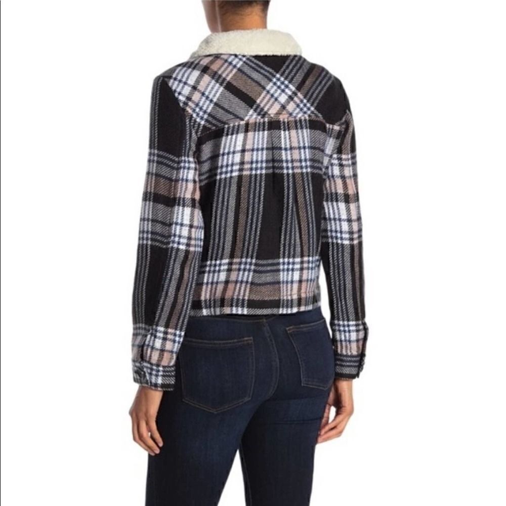 Susina Plaid Shacket   - Picture 2 of 11